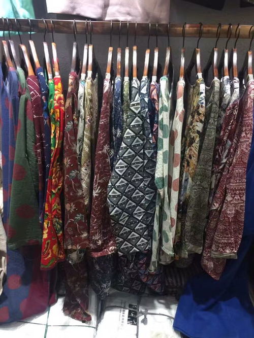 圖 庫存夏季短袖t恤庫房外貿(mào)低價位服裝批發(fā)廠家地攤趕集 北京服裝 鞋帽 箱包